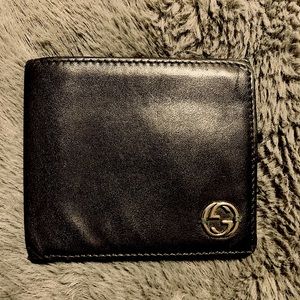 Men’s Gucci wallet.